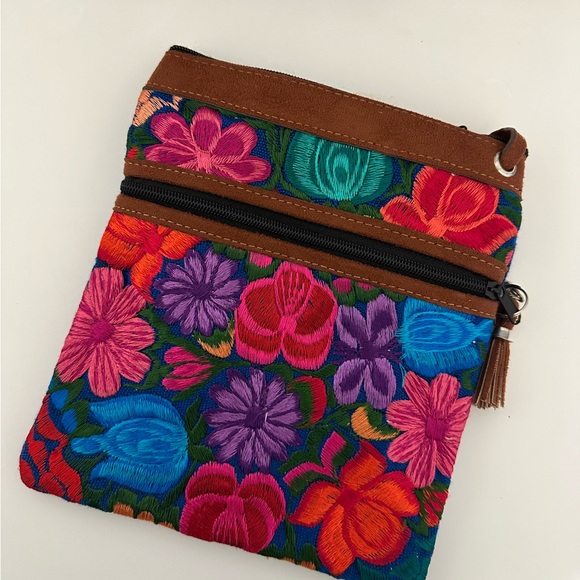 Handmade Guatemalan Crossbody bags - Picture 2 of 6